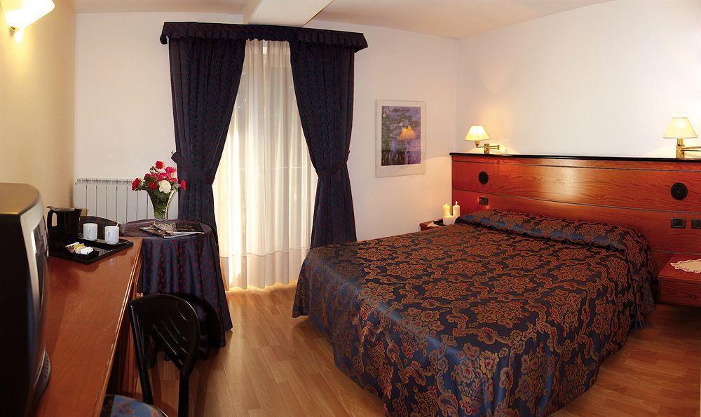 Albergo Aprica Garni Ngoại thất bức ảnh